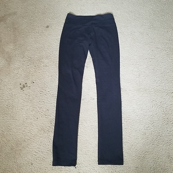 *SOLD* Lululemon skinny groove pant - Picture 2 of 5